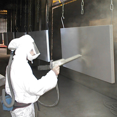 Traitement de surface peinture — atelier SERT Romans-sur-Isère